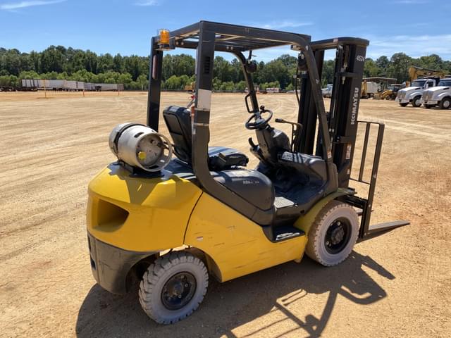 Image of Komatsu FG25T-16 equipment image 2