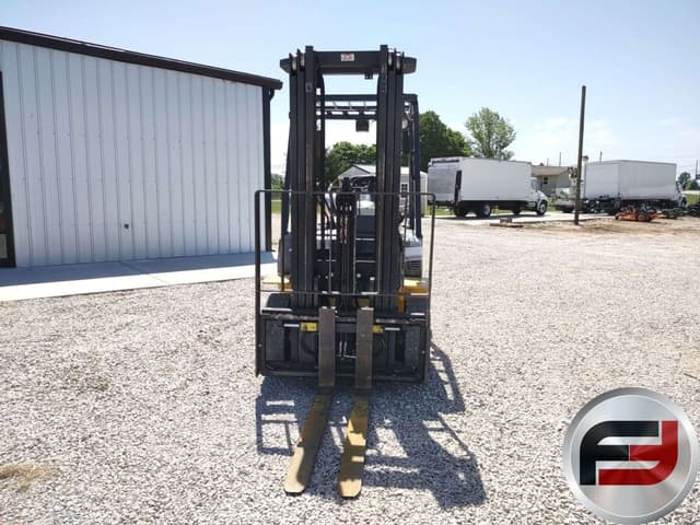 Image of Komatsu FG25T-16 equipment image 1