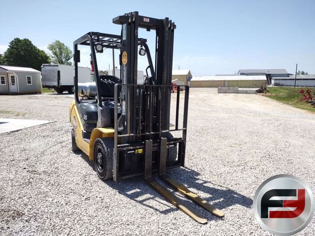 Image of Komatsu FG25T-16 equipment image 2