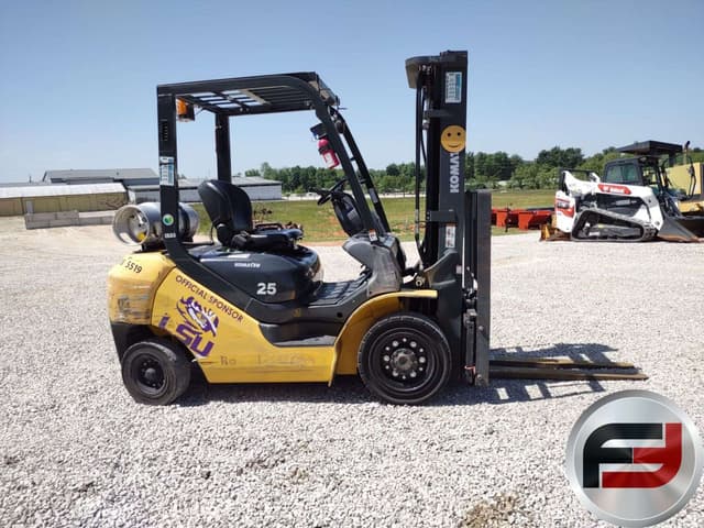 Image of Komatsu FG25T-16 equipment image 3