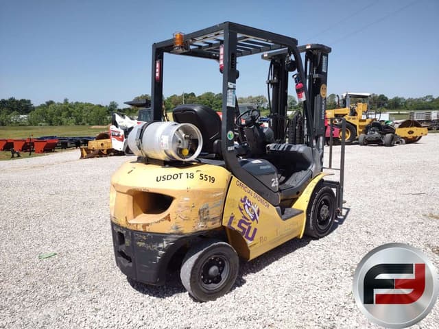 Image of Komatsu FG25T-16 equipment image 4