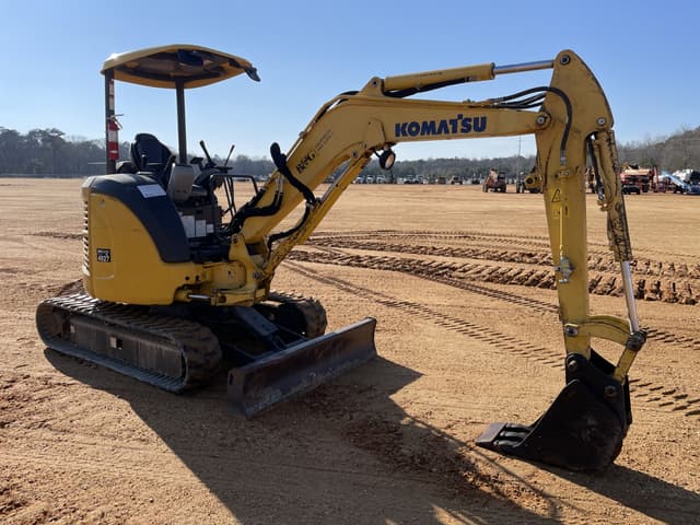 Image of Komatsu PC30MR-5 equipment image 4