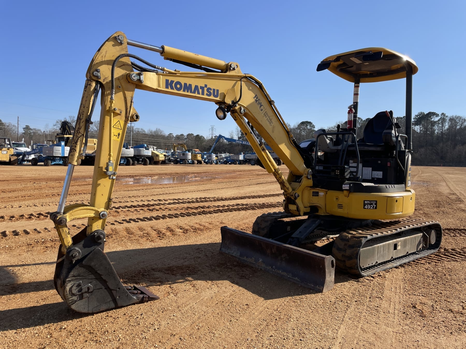 2018 Komatsu PC30MR-5 Equipment Image0