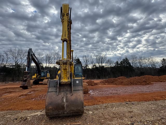 Image of Komatsu PC490LC-11 equipment image 1