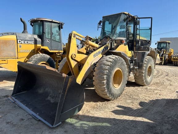 Image of Komatsu WA200-8 equipment image 3