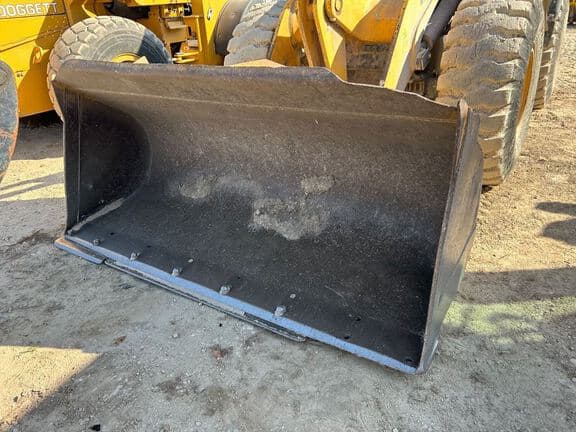 Image of Komatsu WA200-8 equipment image 4