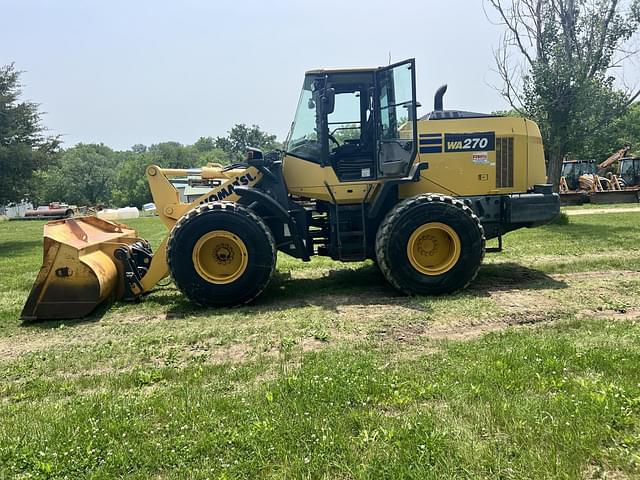 Image of Komatsu WA270 equipment image 1