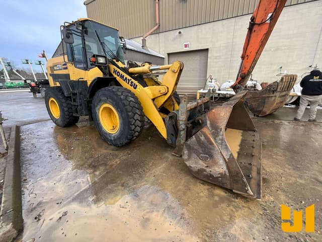 Image of Komatsu WA270 equipment image 2