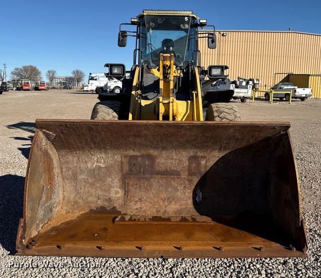 Image of Komatsu WA320-8 equipment image 1