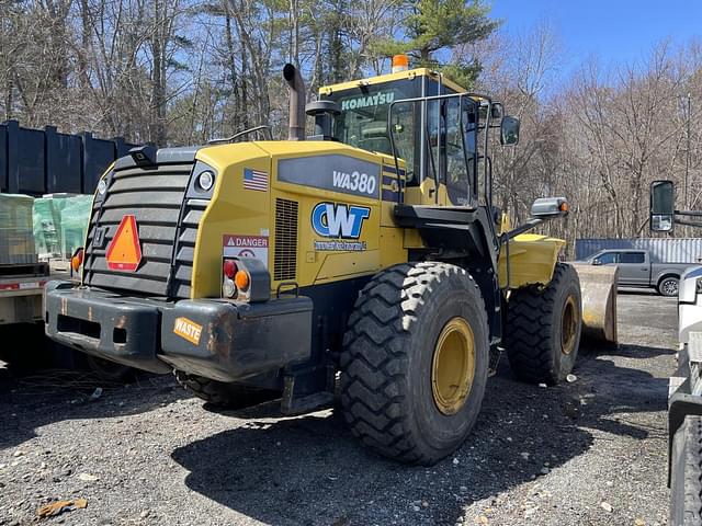 Image of Komatsu WA380-7 equipment image 2