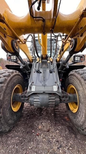 Image of Komatsu WA470-8 equipment image 4