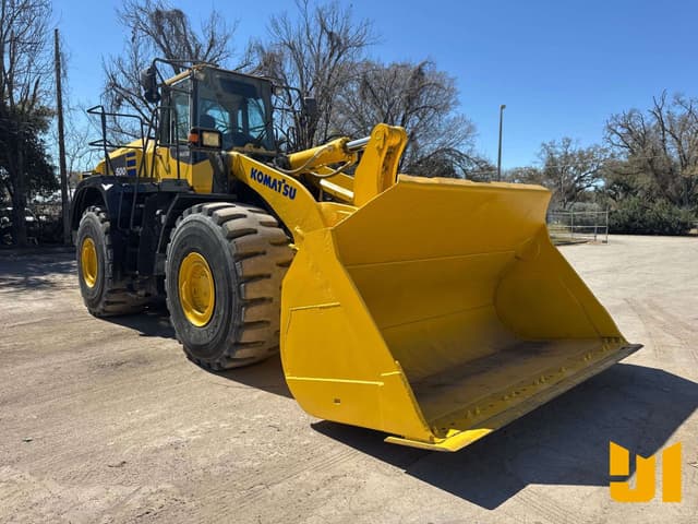 Image of Komatsu WA500-8 equipment image 2