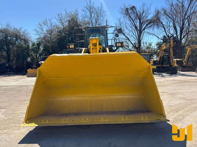 Image of Komatsu WA500-8 equipment image 1
