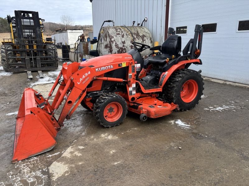 2018 Kubota B2301HSD Equipment Image0