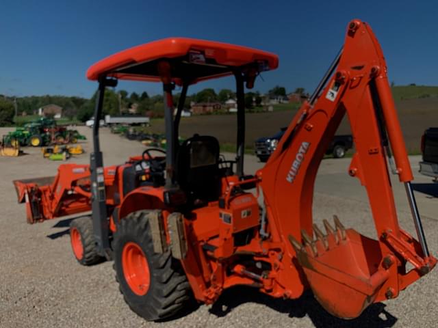 Image of Kubota B26 equipment image 2