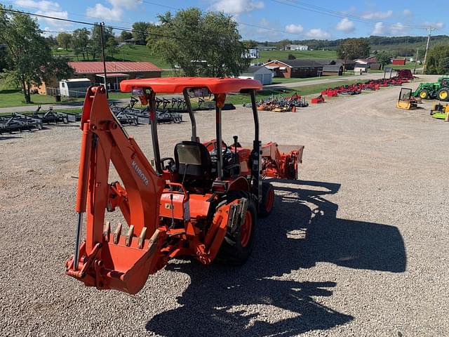 Image of Kubota B26 equipment image 4