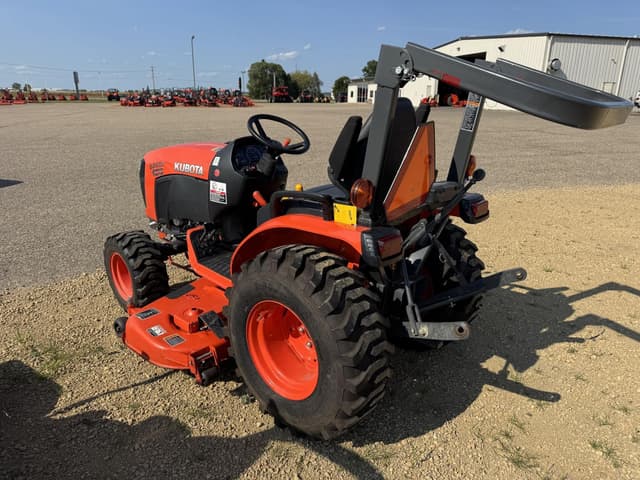 Image of Kubota B2601HSD equipment image 4