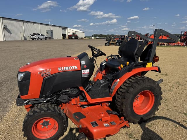 Image of Kubota B2601HSD equipment image 2