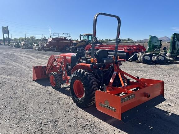 Image of Kubota B2650 equipment image 2