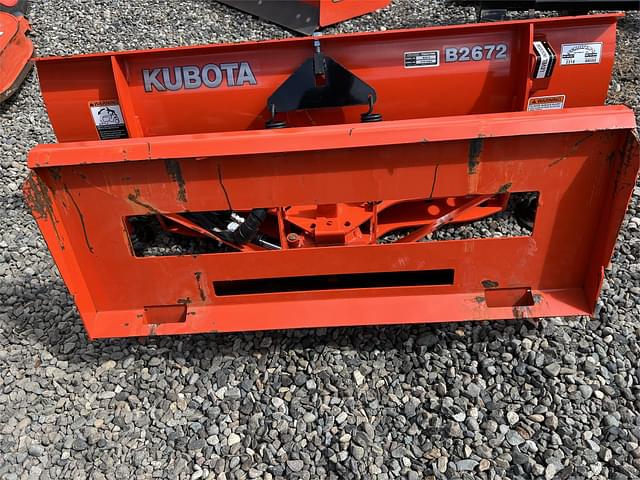 Image of Kubota B2672 equipment image 3