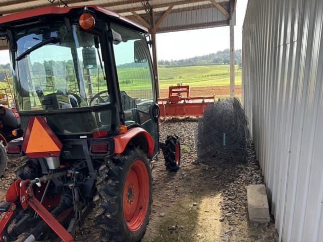Image of Kubota B3350 equipment image 2