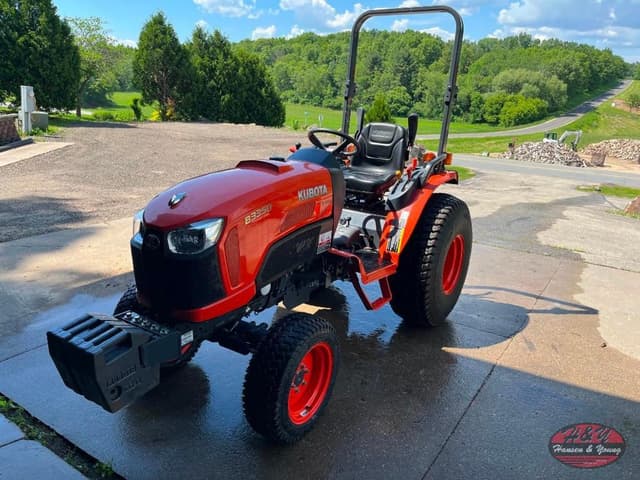 Image of Kubota B3350 equipment image 1