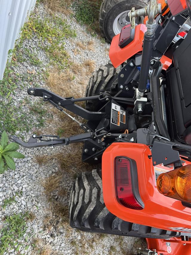 Image of Kubota BX2380 equipment image 4