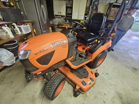 Image of Kubota BX2380 equipment image 3