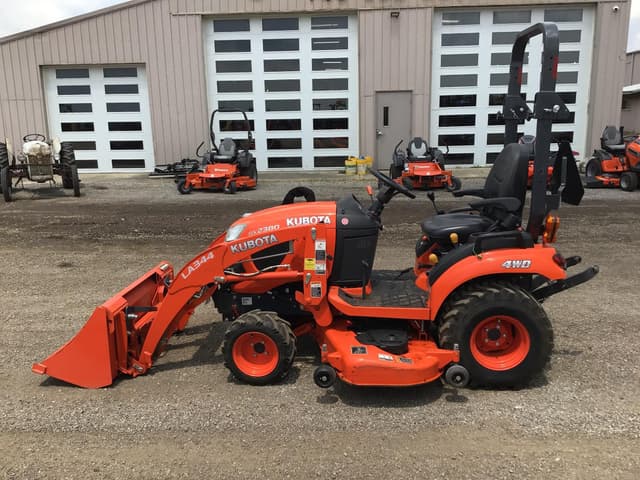 Image of Kubota BX2380 equipment image 3