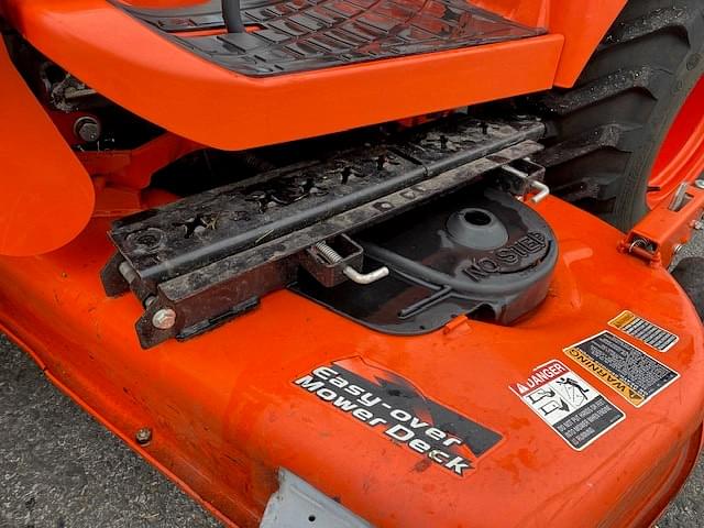 Image of Kubota BX2380 equipment image 4