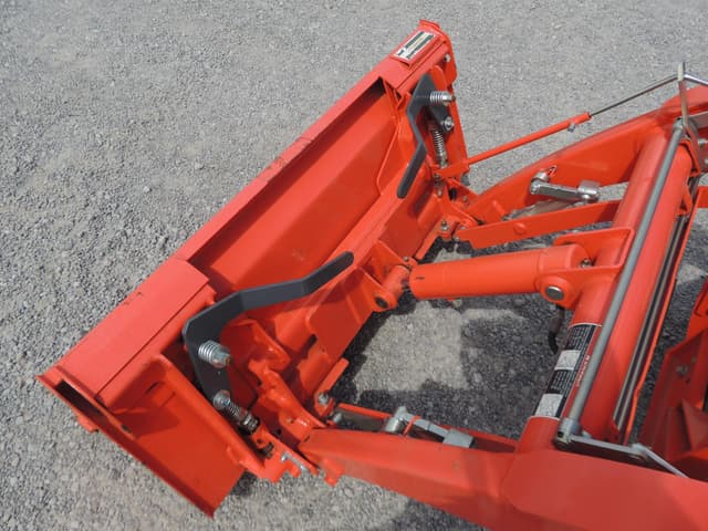 Image of Kubota BX2680 equipment image 4