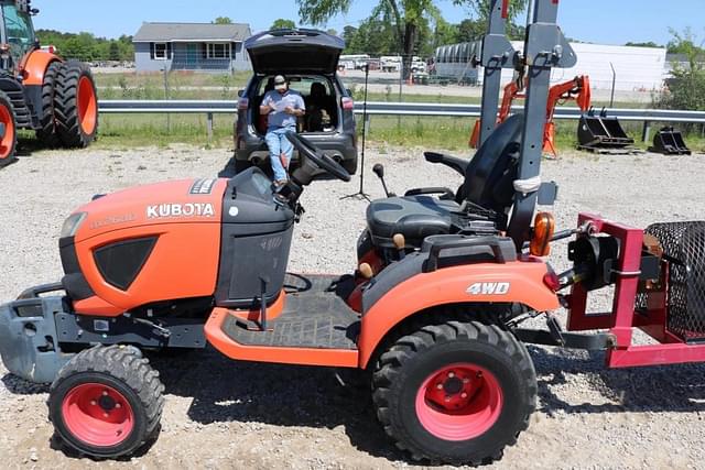 Image of Kubota BX2680 equipment image 4