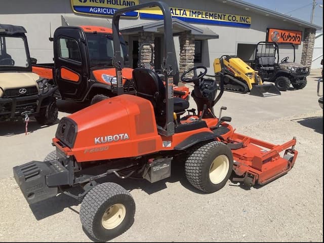 Image of Kubota F2690 equipment image 3