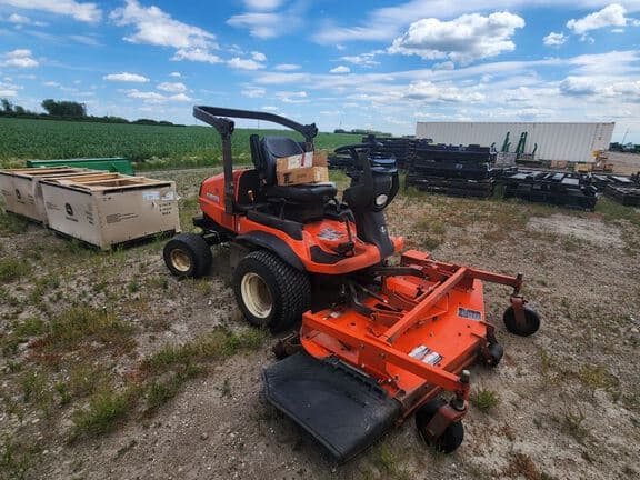 Image of Kubota F2690 equipment image 3