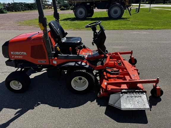 Image of Kubota F3990 equipment image 3