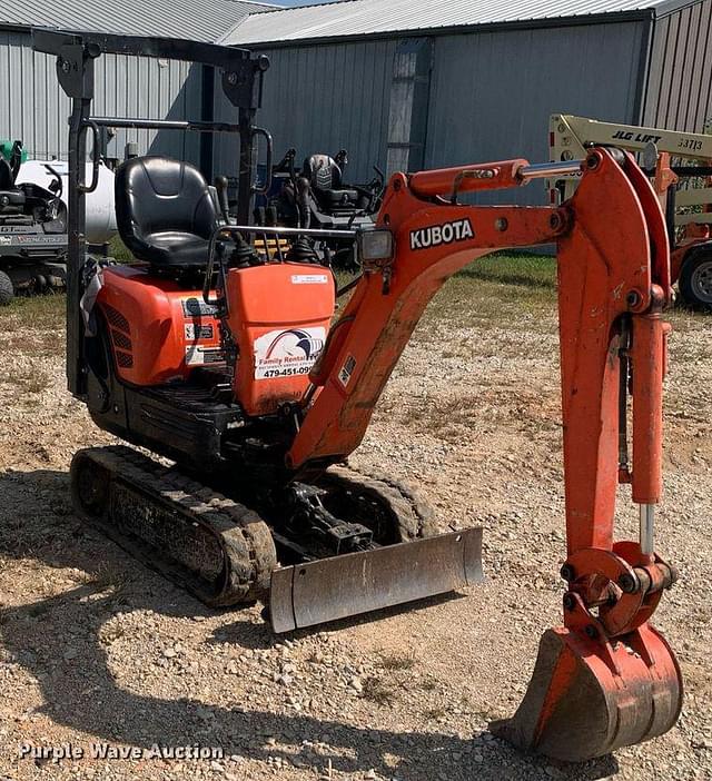 Image of Kubota K008-3 equipment image 2