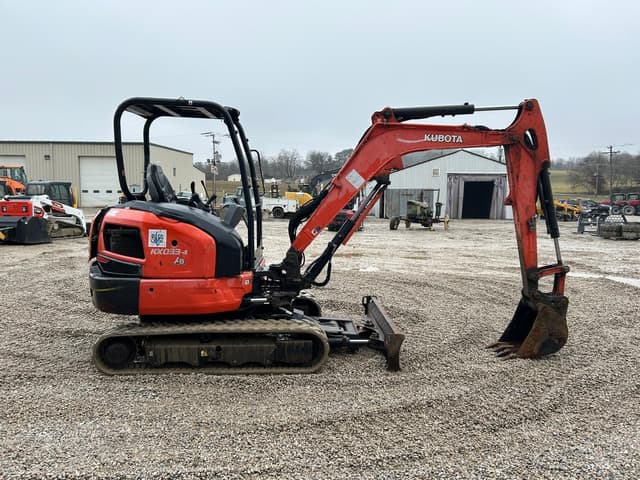 Image of Kubota KX033-4 equipment image 4