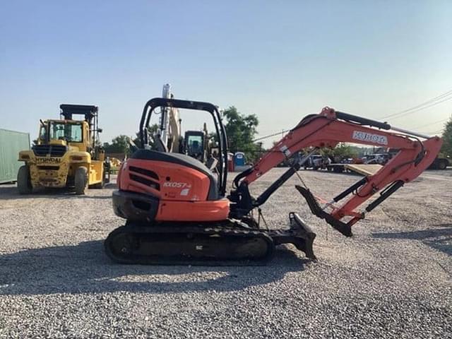 Image of Kubota KX057-4 equipment image 4