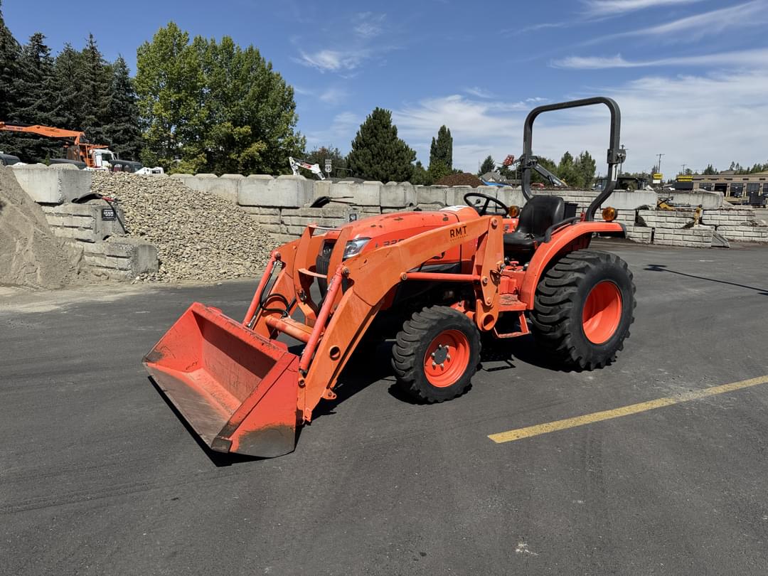 Image of Kubota L3301D Primary image