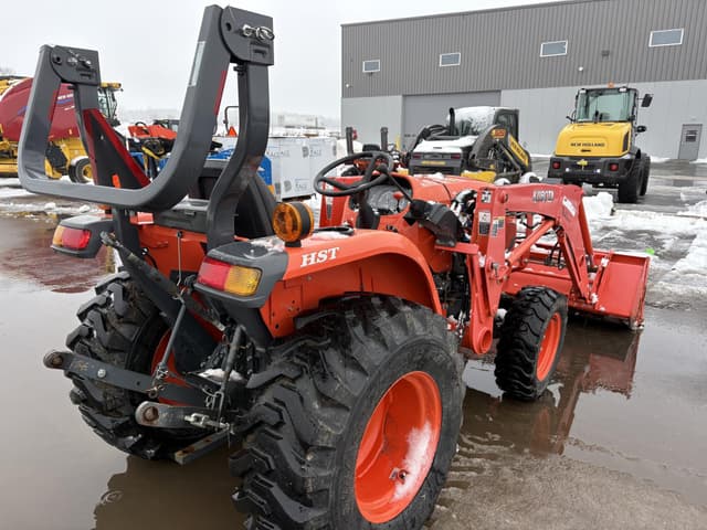 Image of Kubota LX3310HST equipment image 3