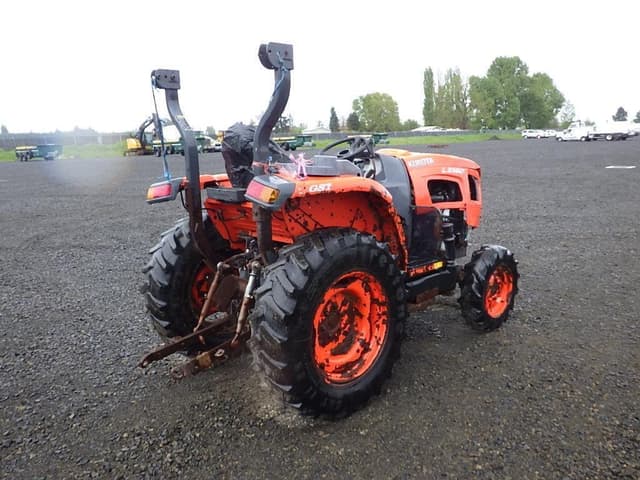 Image of Kubota L3560 equipment image 4