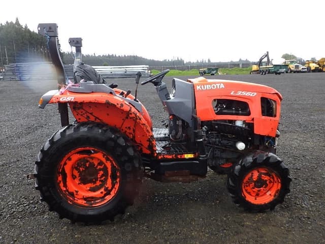 Image of Kubota L3560 equipment image 3