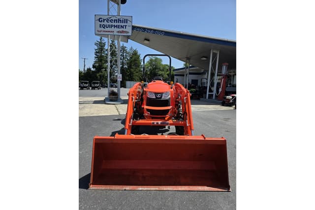 Image of Kubota L3901 equipment image 2