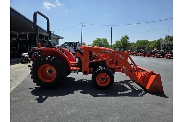 Image of Kubota L3901 equipment image 3