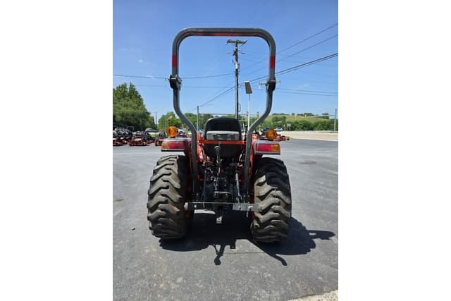 Image of Kubota L3901 equipment image 4
