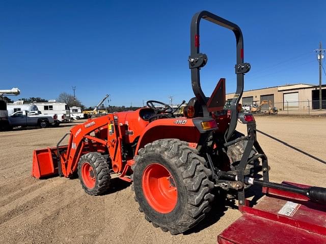 Image of Kubota L3901 equipment image 2