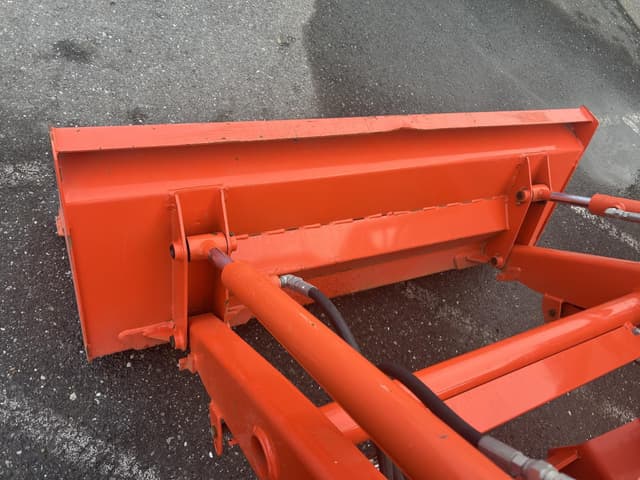 Image of Kubota L3901HST equipment image 3