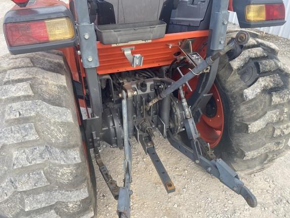 Image of Kubota L4060 equipment image 2