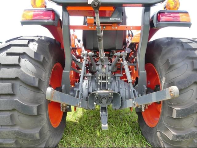 Image of Kubota L4701 equipment image 4