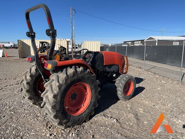 Image of Kubota L4701 equipment image 4